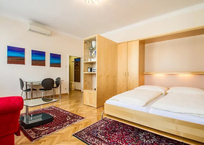 - Cav Hotel 4*