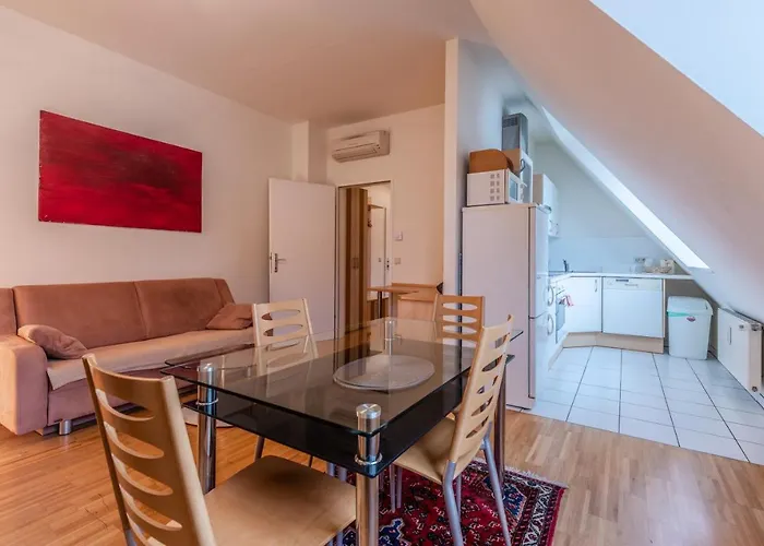 - Cav Hotel Vienne