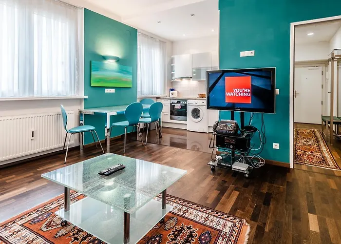 - Cav Hotel